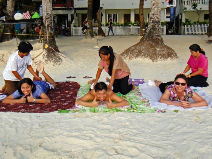 Los masajes en la playa pueden ser muy perjudiciales - ATL Fisioterapia y Pilates